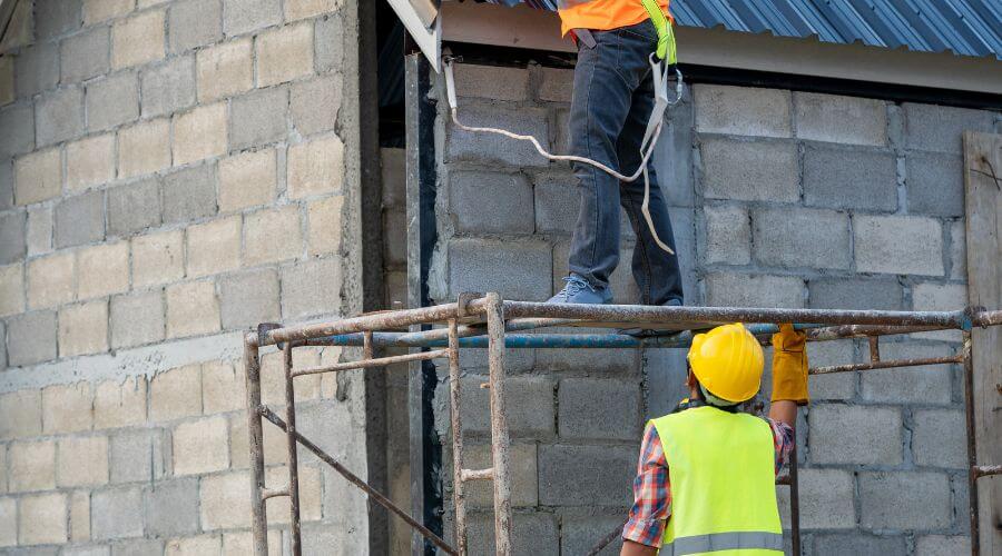 Expert Emergency Roof Repairs services in Geneva, IN
